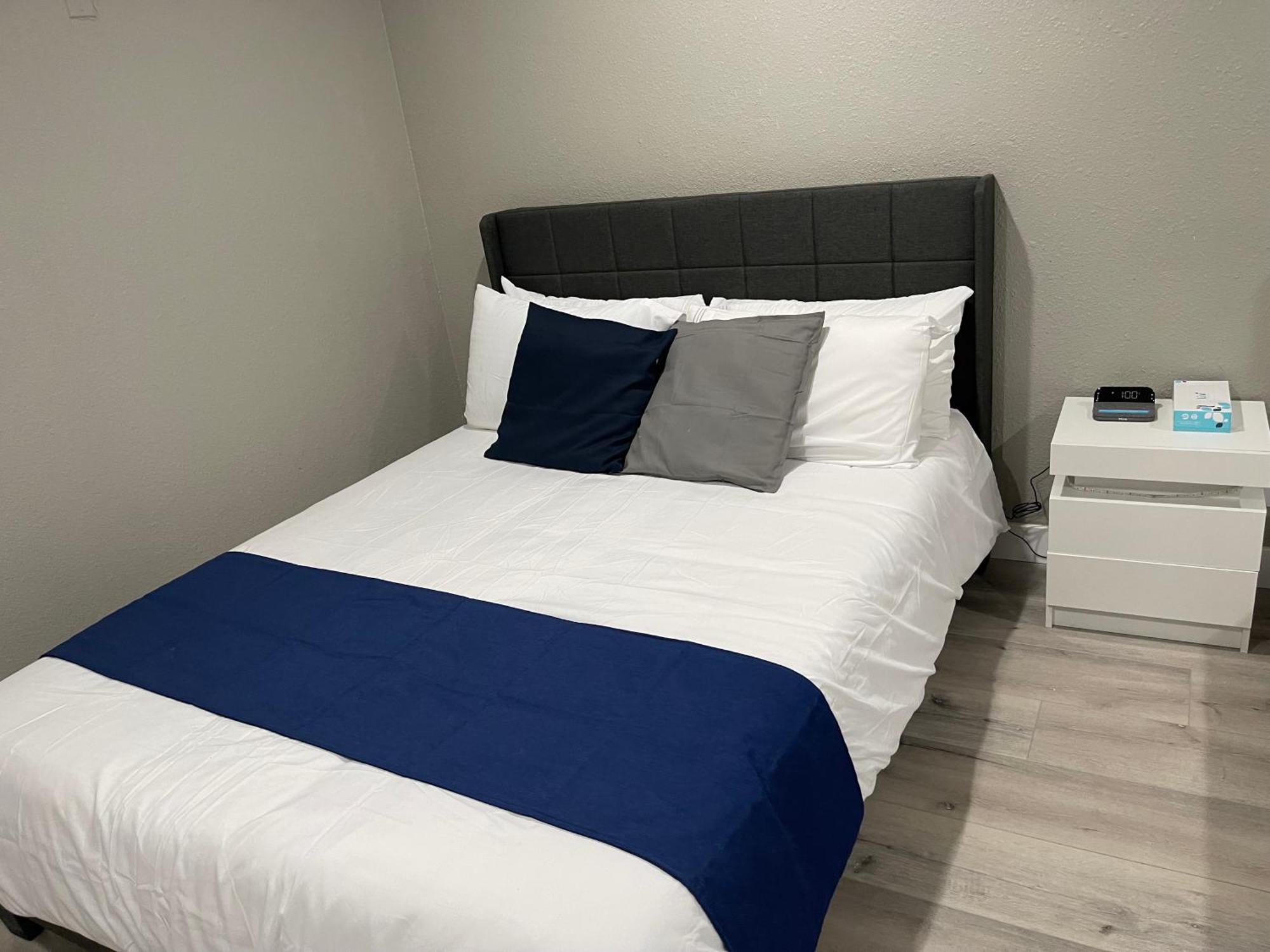 Omeo Suites Alhambra Værelse billede